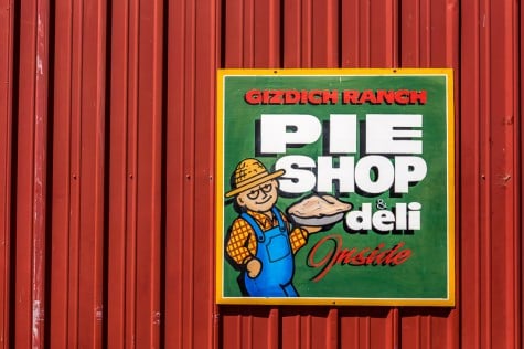 Gizdich-Pie-Shop-PHOTO-CREDIT-GARRICK-RAMIREZ-e1454644136537