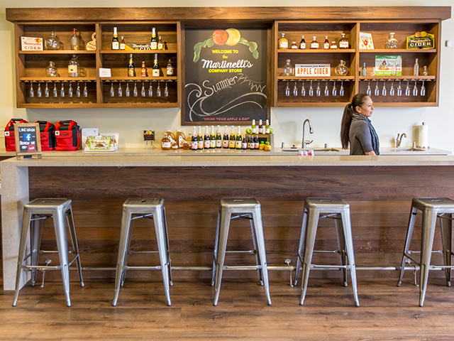 martinelli company store, tasting bar