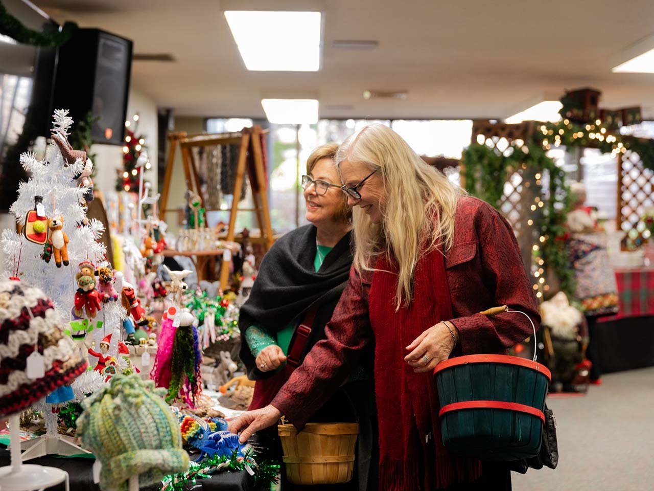 Mount Hermon_Christmas Boutique_2025_1280x960 Shoppers in a Christmas boutique