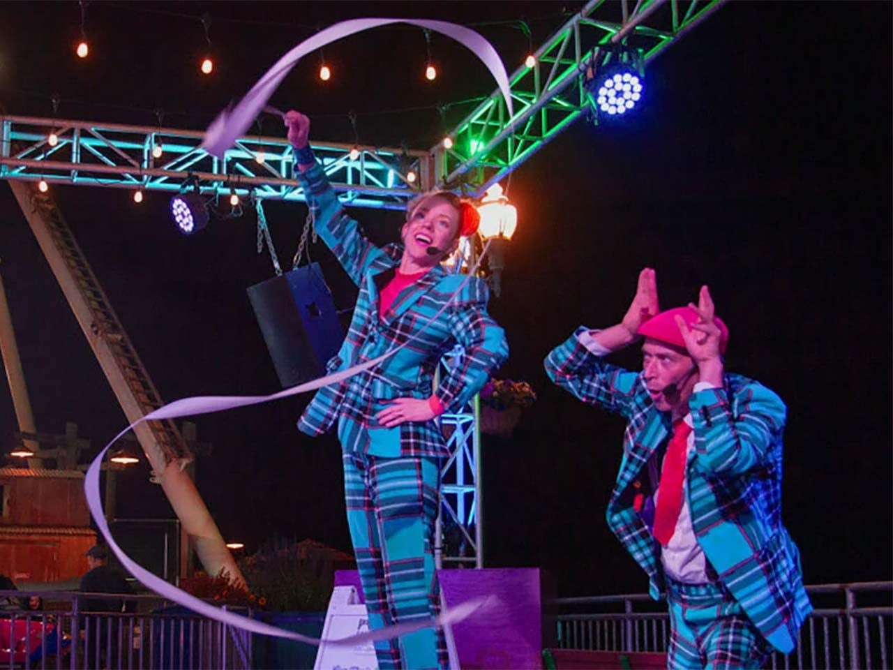 Performers at the boardwalk